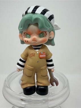 DORA REPAIRMAN Tntspace STRANGERS STAY AWAY Series Vinyl Figure